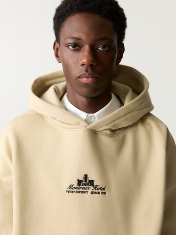 Pull&Bear Sweatshirt 'MONTREUX HO' in Beige