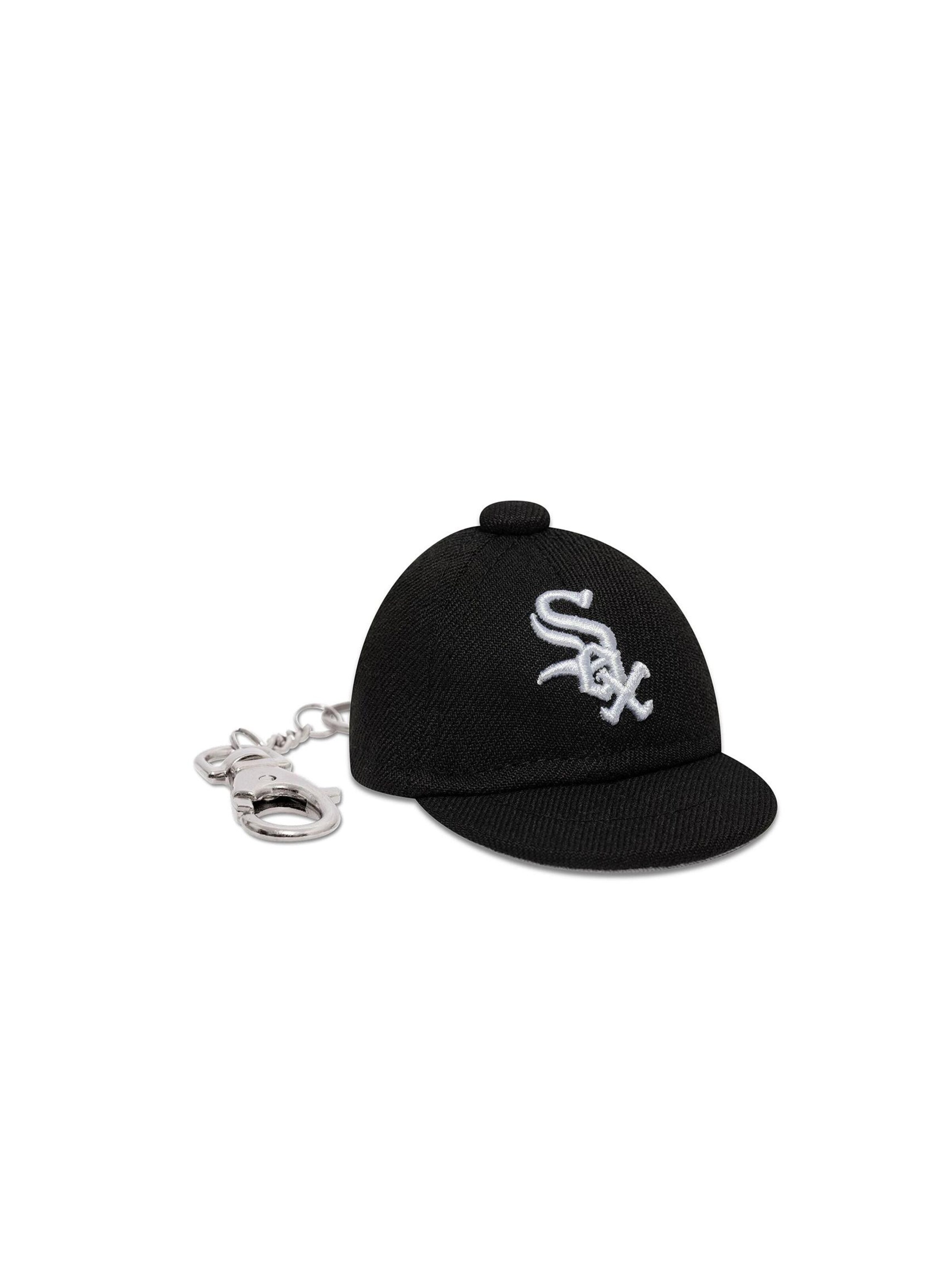 NEW ERA Key Ring 'Mini Cap' in Black