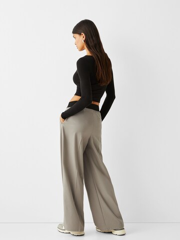 Bershka Wide leg Pleat-Front Pants in Green