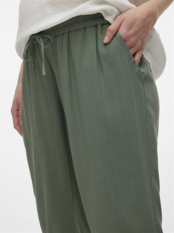 Regular Pantaloni 'BIBI' de la MAMALICIOUS pe verde