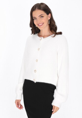 Cardigan Usha en blanc : devant