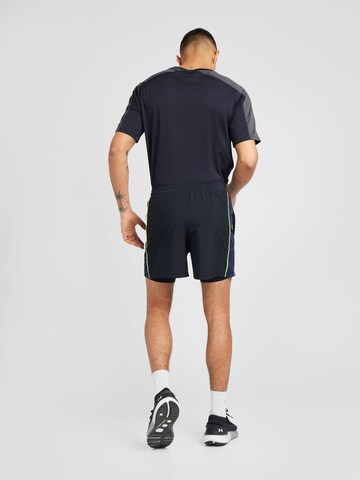 UNDER ARMOUR Regular Sportshorts 'Launch 5' in Schwarz