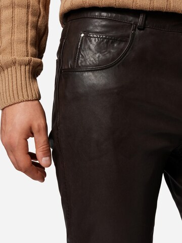 Coupe slim Pantalon 'Trant Pant' RICANO en marron