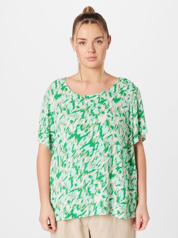 Vero Moda Curve Μπλουζάκι 'MENNY' σε πράσινο: μπροστά
