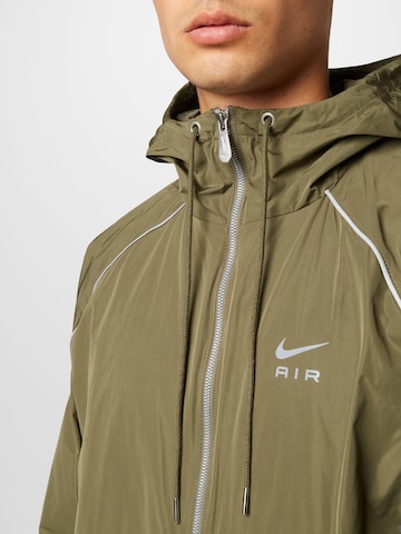 Nike Sportswear Between-Season Jacket in Green