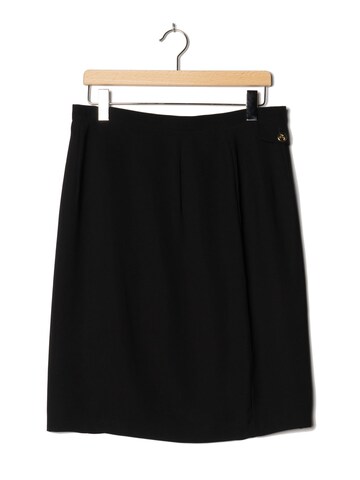 Burberrys’ Skirt in 24x32 in Black: front