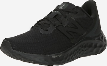 Scarpa da corsa 'Arishi v4' di new balance in nero: frontale