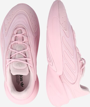 ADIDAS ORIGINALS Sneaker 'Ozelia' in Pink