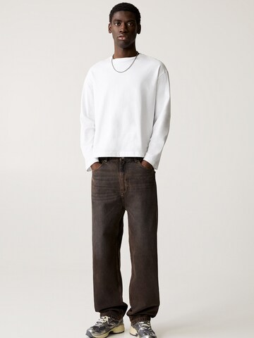Pull&Bear Широка кройка Дънки в кафяво