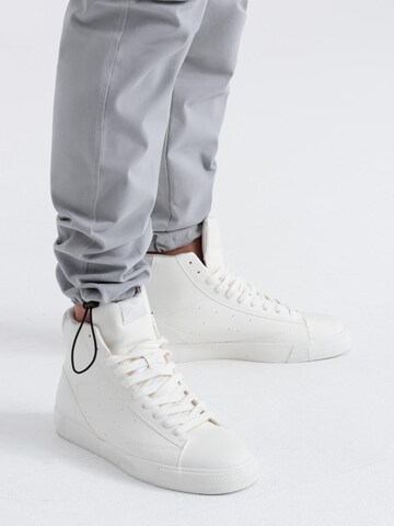 Ombre Regular Trousers in Grey