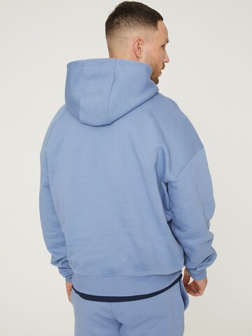 DAN FOX APPAREL Sweatshirt 'Dean' i blå