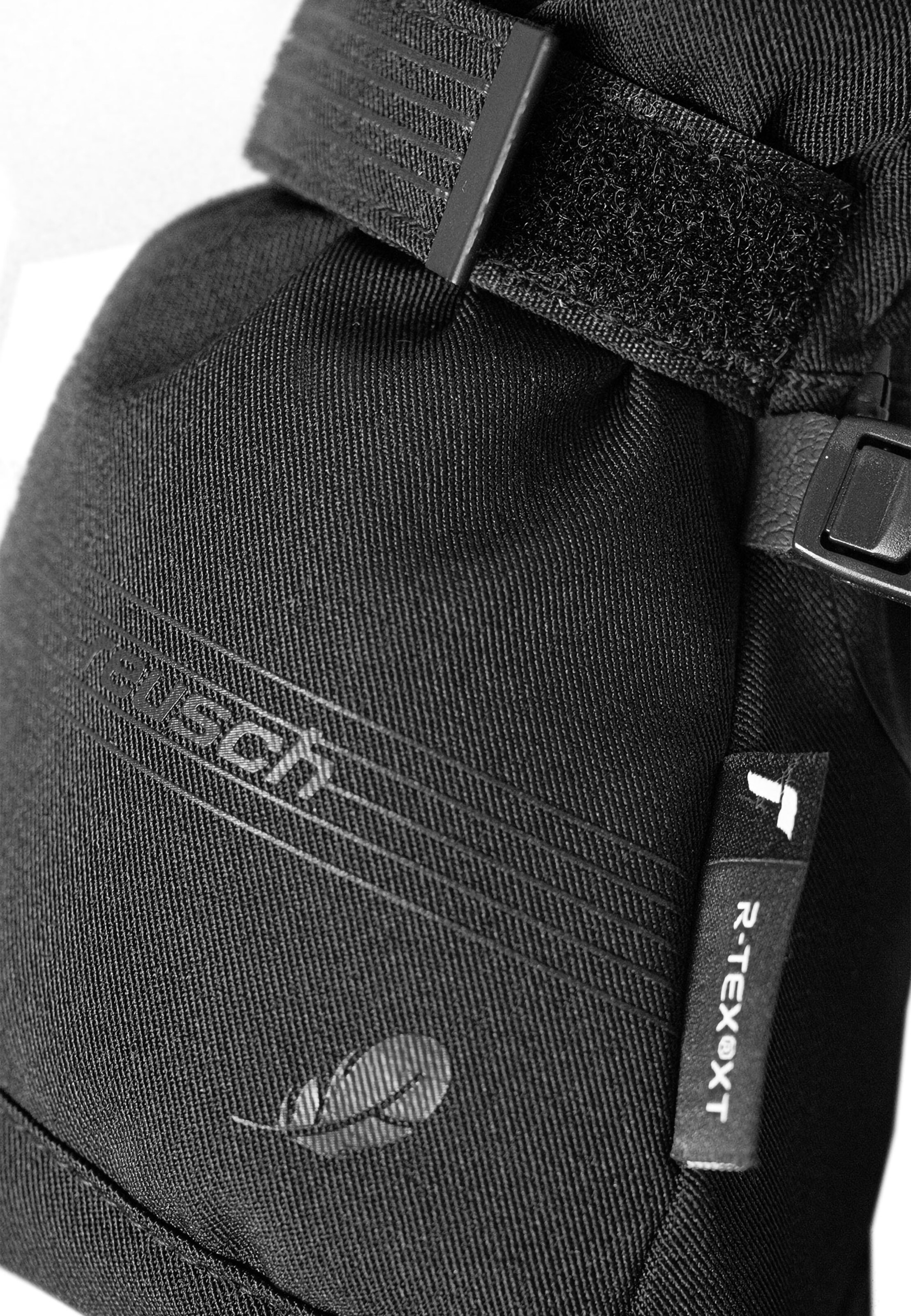 REUSCH Fingerhandschuhe 'Cozy Down' in Schwarz
