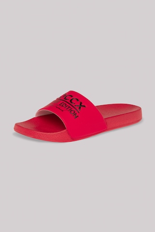 Soccx Mules in Red: front