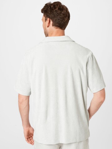 WEEKDAY - Camiseta 'Troy' en blanco