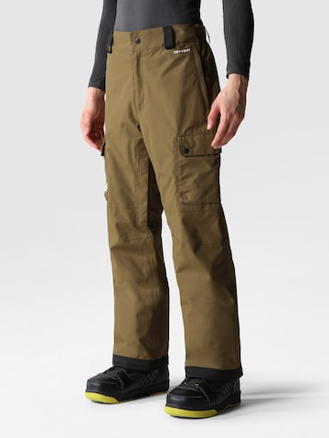 regular Pantaloni per outdoor di THE NORTH FACE in verde: frontale