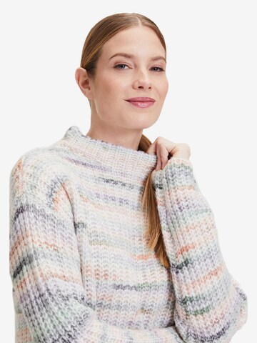 Cartoon Basic-Strickpullover mit Stehkragen in Weiß