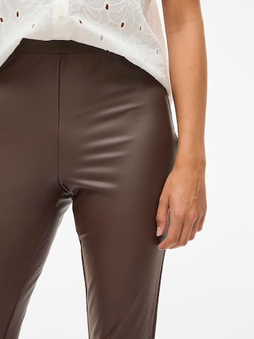 VILA Slimfit Broek in Bruin