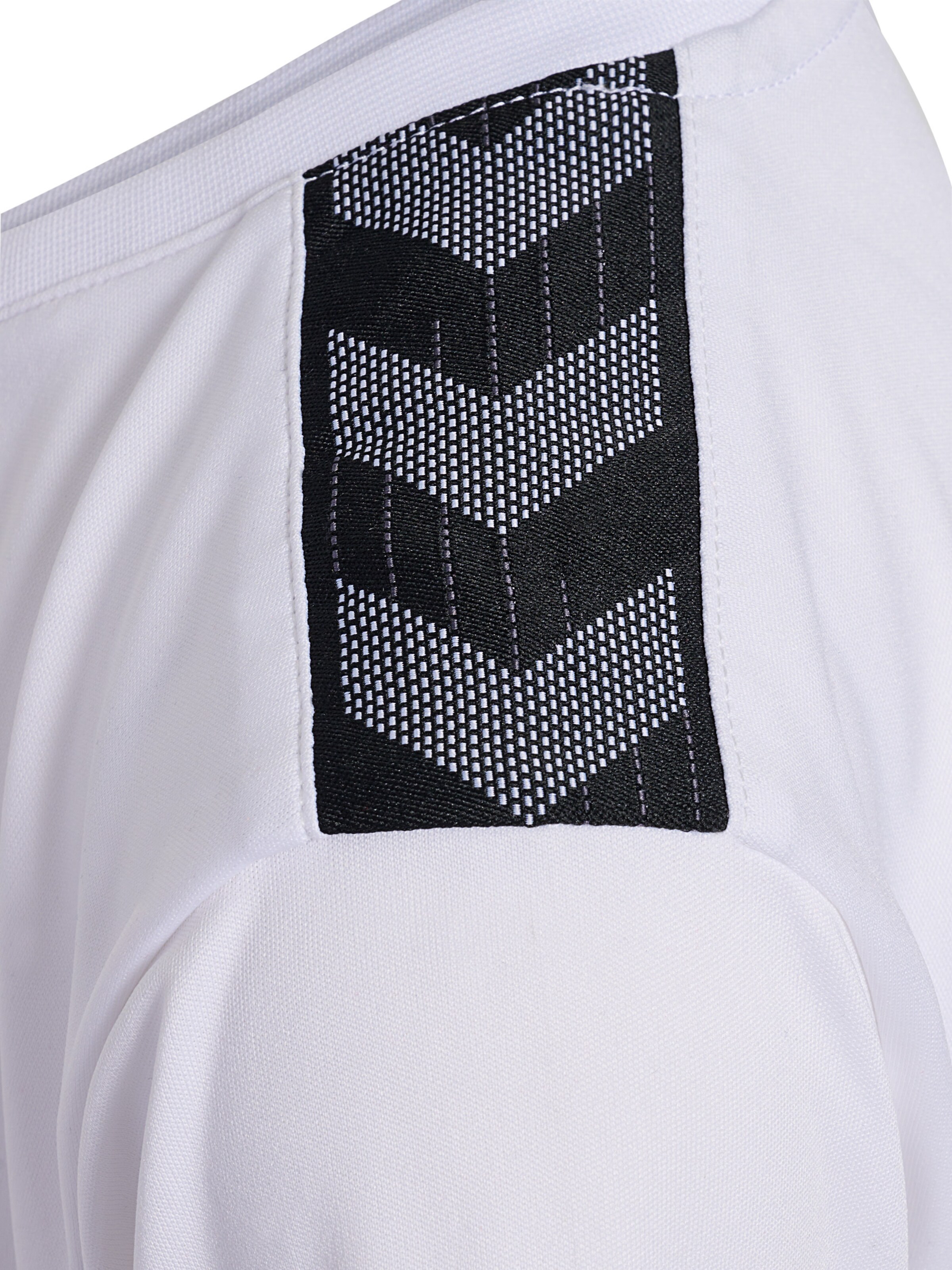 Hummel Performance shirt 'Authentic' in White