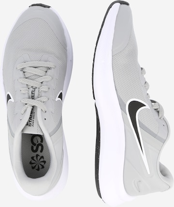 Scarpa sportiva 'Star Runner 3' di NIKE in grigio