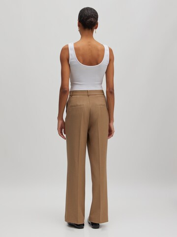 EDITED Regular Trousers 'Lavea' in Beige