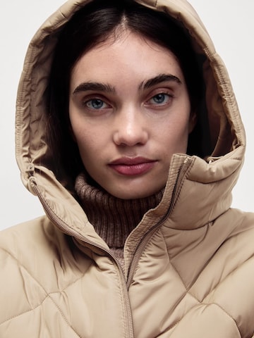 Cappotto invernale di Marks & Spencer in beige