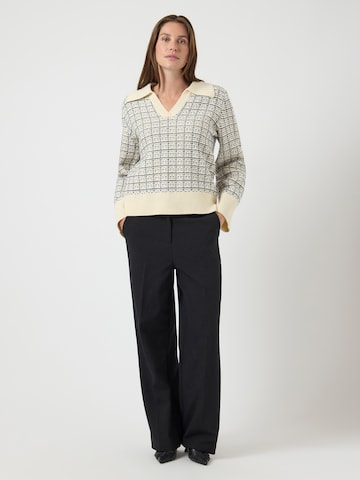 YAS Pullover i beige