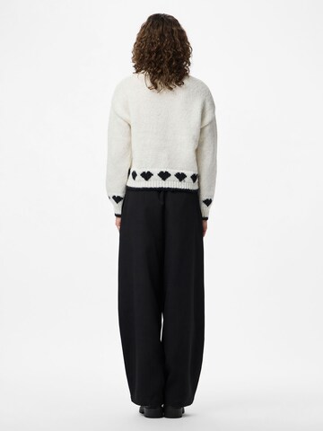 Pull-over PIECES en blanc
