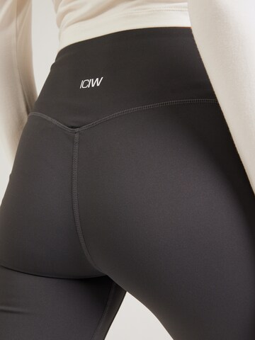 Flared Pantaloni sportivi 'Nimble' di ICANIWILL in grigio