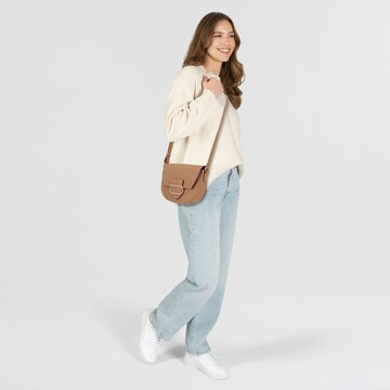 GABOR Schoudertas in Bruin: voorkant