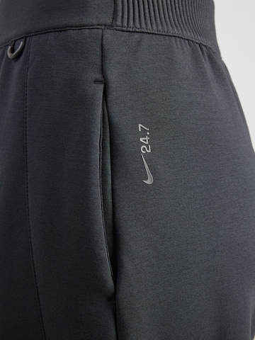 Barrel Pantalon de sport '24.7 ImpossiblySoft' NIKE en noir