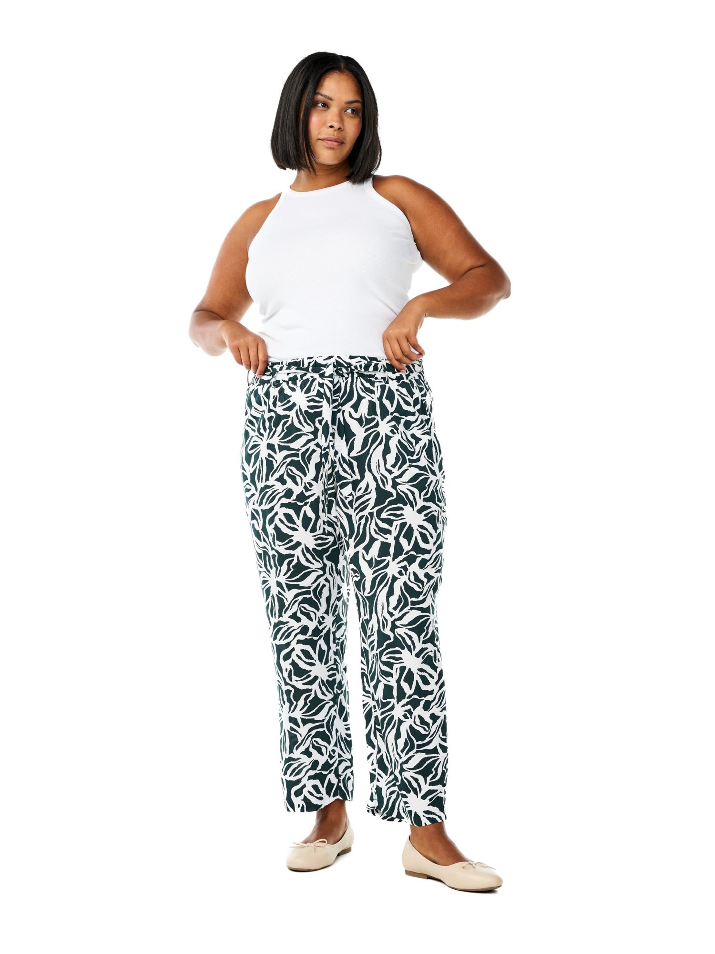 Flash by Zizzi Loosefit Hose 'Flbilly' in Grün: Vorderseite