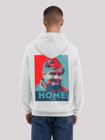 Sweat-shirt 'TV Times Benny Hill Home Guard' F4NT4STIC en blanc : devant