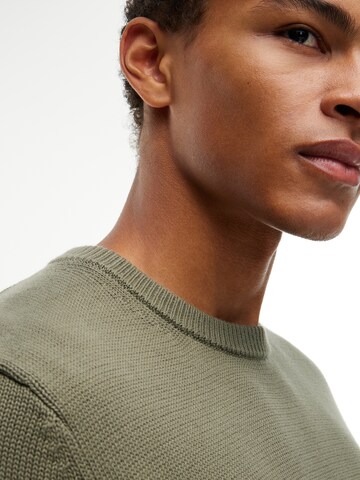 Tommy Jeans Sweater 'ESS' in Green
