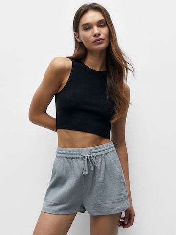 Regular Pantalon Pull&Bear en gris : devant