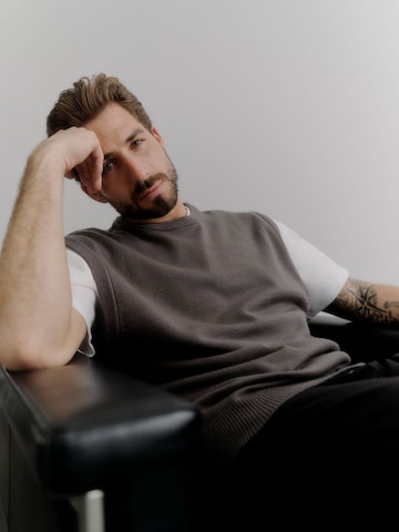 ABOUT YOU x Kevin Trapp - Camiseta sin mangas 'Danny' en gris