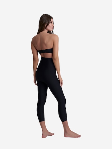 Bye Bra - Pantalón moldeador 'Sculpting Capri' en negro