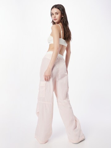 Monki - Loosefit Pantalón cargo en rosa