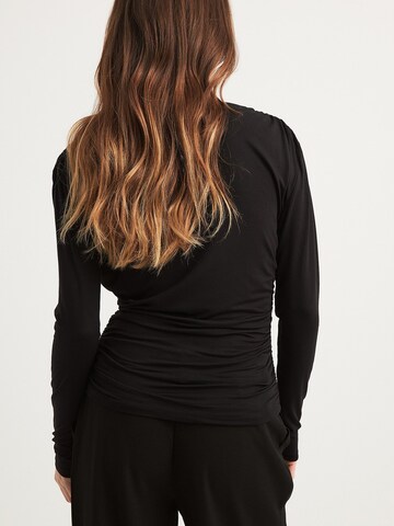 NA-KD Shirt in Schwarz