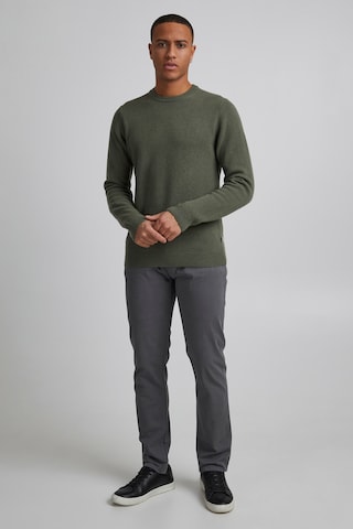 Regular Pantalon chino 'Viggo' Casual Friday en gris