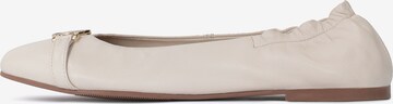 Kazar Ballet Flats in White: front