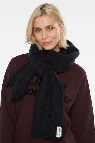 SENSES.THE LABEL Scarf in Blue