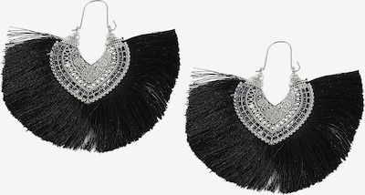 Cercei 'Honour' SOHI pe negru, Vizualizare produs