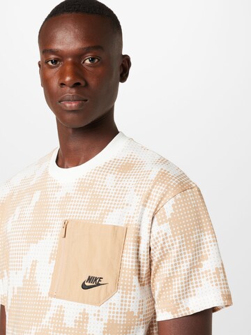 Nike Sportswear T-Shirt in Braun