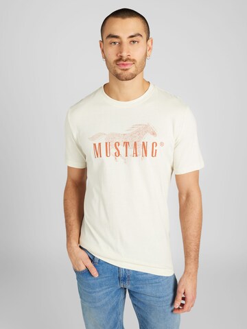 T-Shirt 'Alex C' MUSTANG en beige : devant