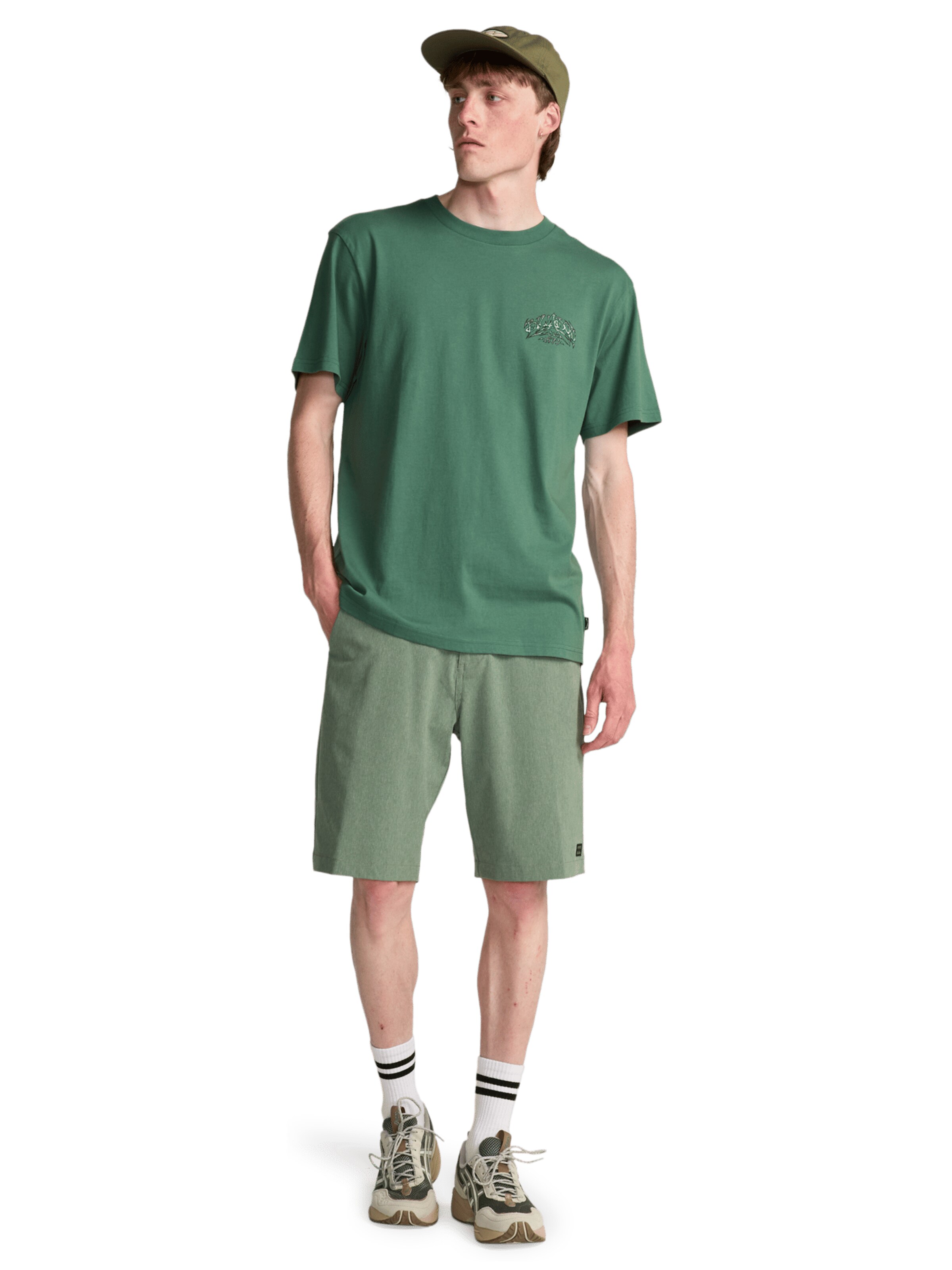 BILLABONG Regular Shorts in Grün