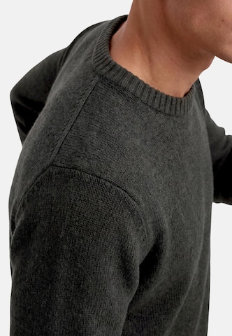 zero Pullover in Grün