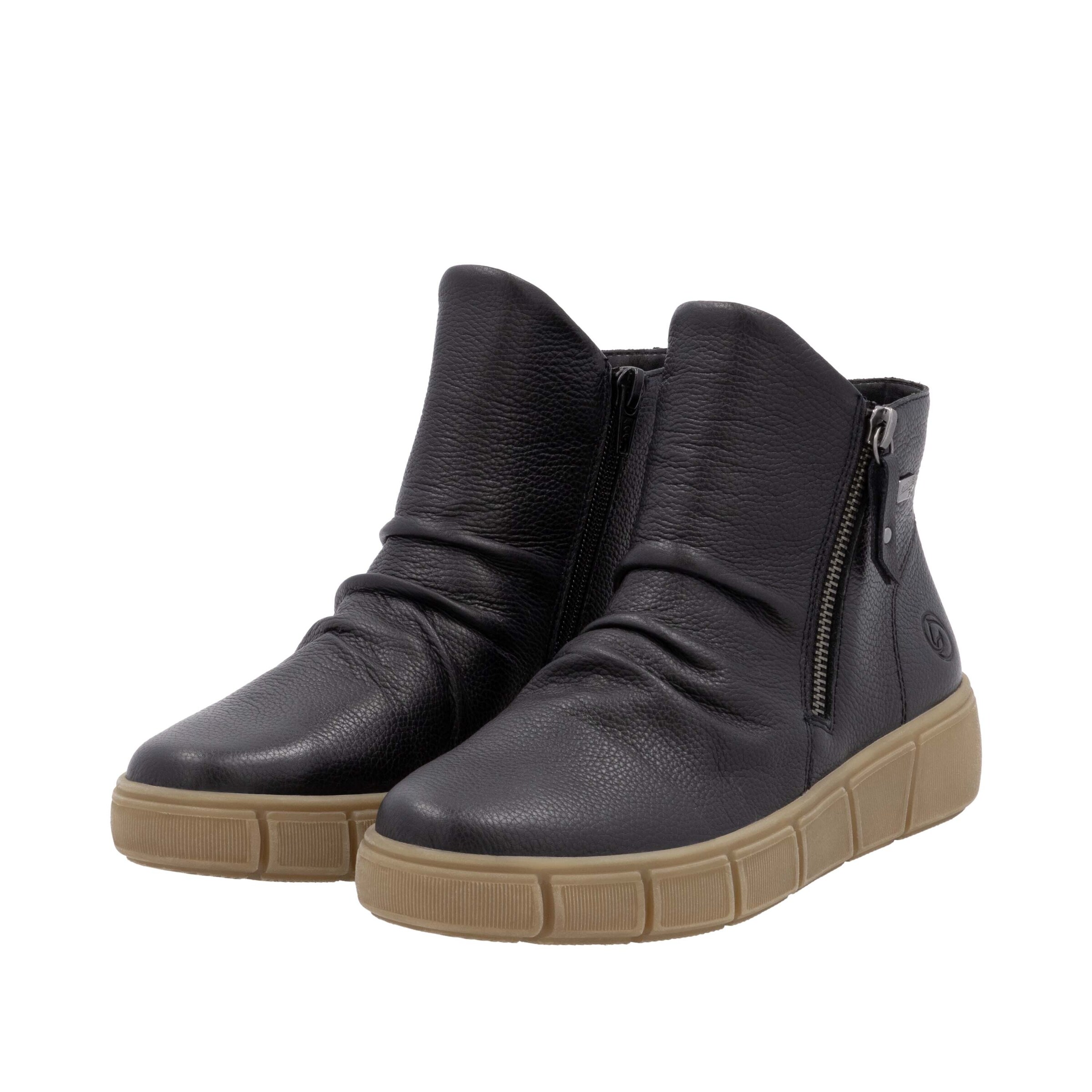 REMONTE Ankle Boots in Black