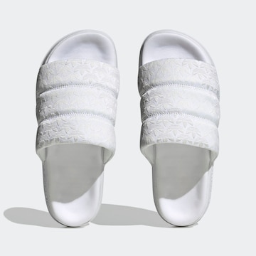 ADIDAS ORIGINALS Pantolette 'Adilette Essential' i vit