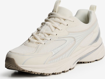 Bershka Trampki niskie w kolorze biały: przód