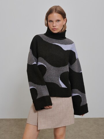 florence by mills exclusive for ABOUT YOU Sweter 'Toasted Marshmallow' w kolorze czarny: przód